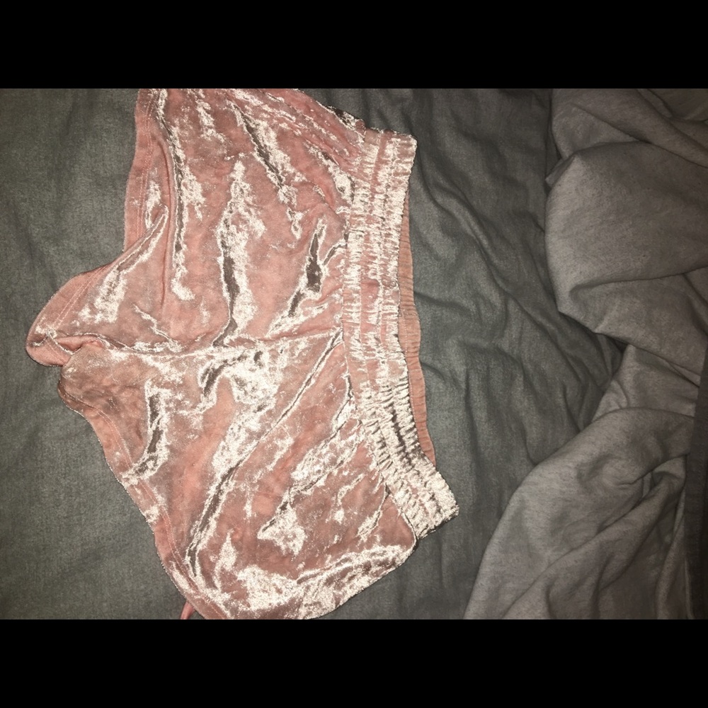 soft velvet shorts - Picture 2 of 2